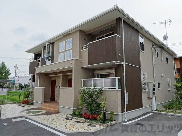 クローバーハウスの物件外観写真